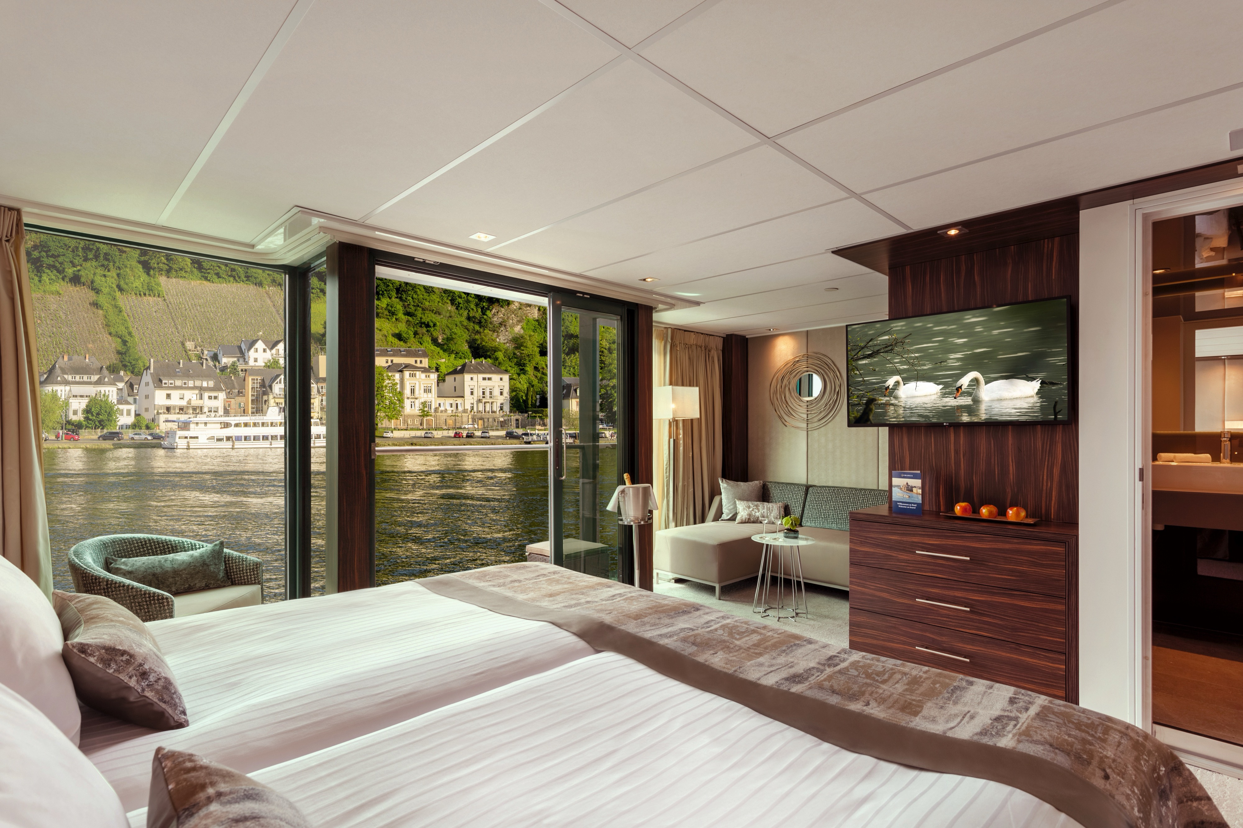 AMADEUS Imperial Suite ©Lueftner Cruises Amadeus.jpg
